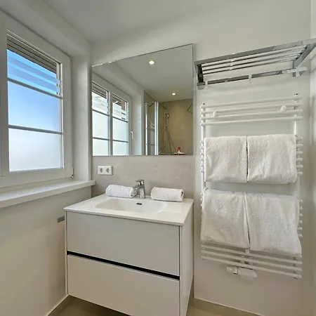 Olympia Haus 2, Whg 5 *
